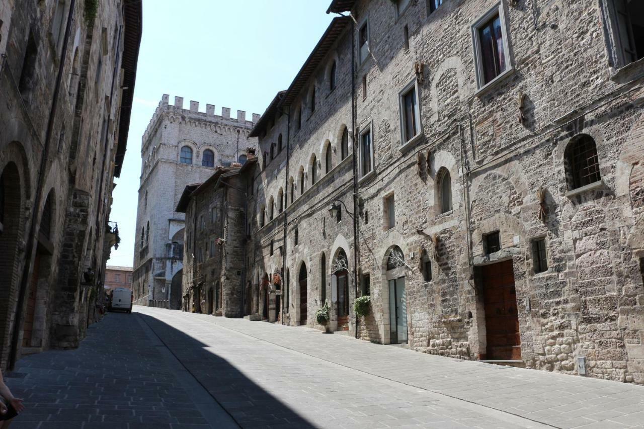 Villa Gino'S House In Old Town.. à Gubbio Extérieur photo
